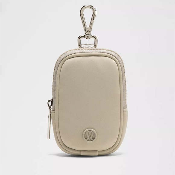 Lululemon Clippable Nano Pouch Knit Nylon, Raw Linen—NWT - Picture 1 of 4